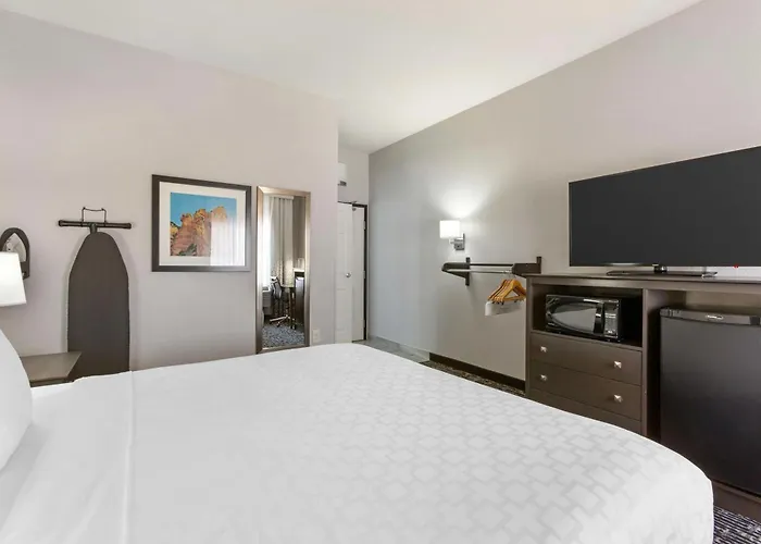 Western Sun Canyon Hotel 3*